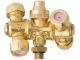 Adjustable quadruple nozzle holder with anti-drip